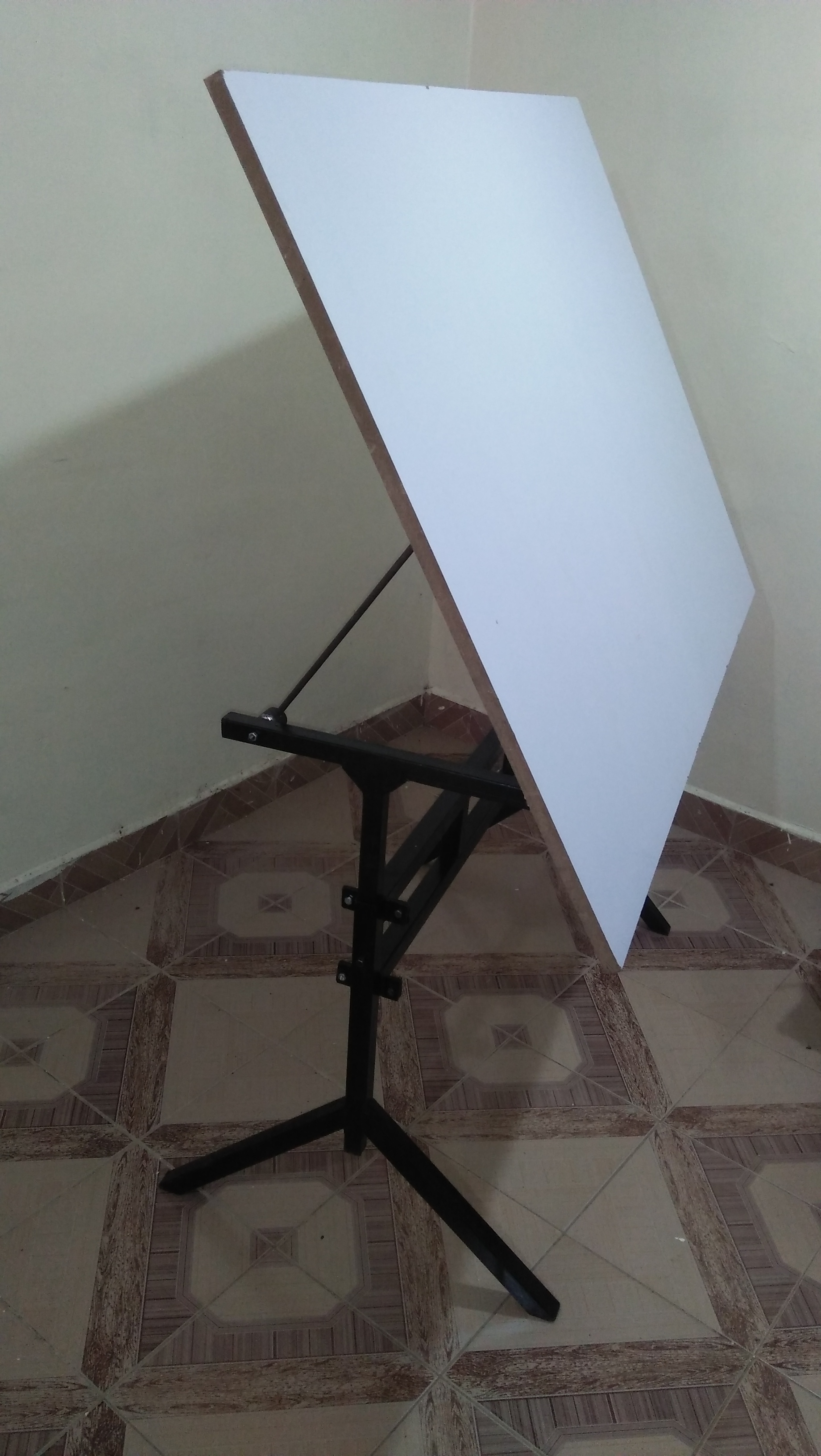 Drafting Table (Nyundoo Professional Drafting Table) - Project Image